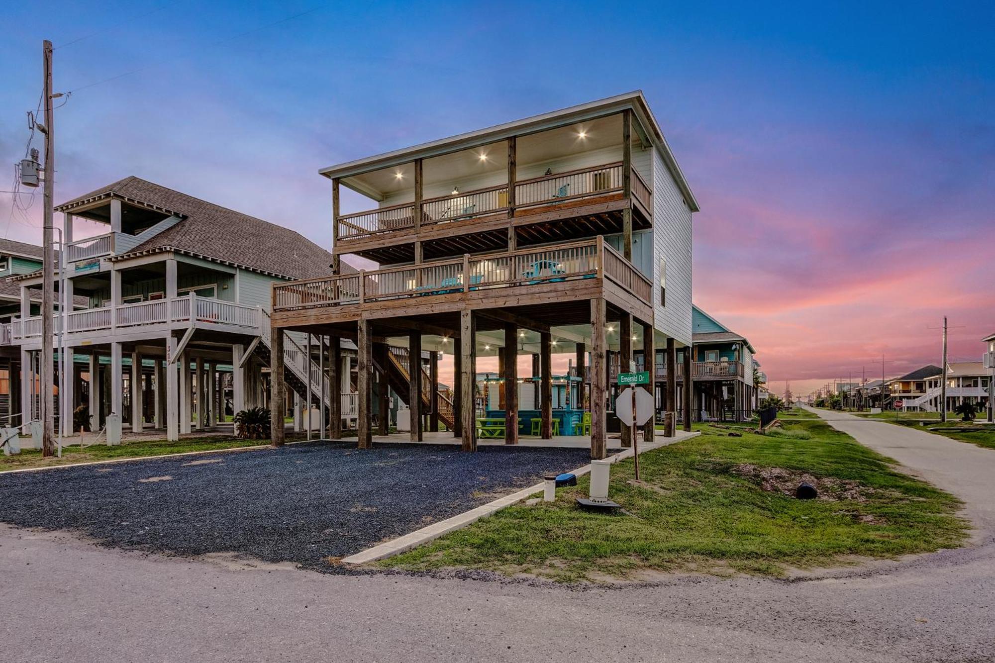 Beachfront - Hot Tub - Bbq - 14 Guests Bolivar Peninsula Εξωτερικό φωτογραφία