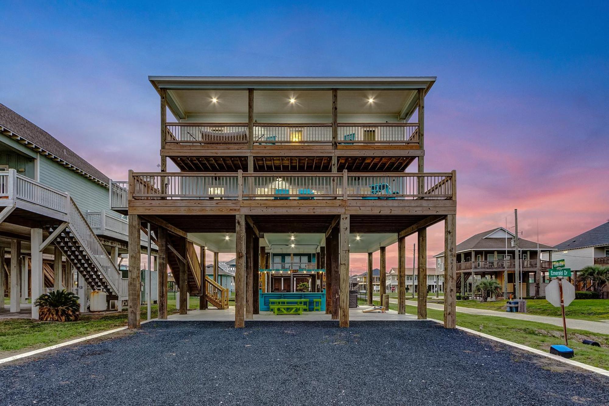 Beachfront - Hot Tub - Bbq - 14 Guests Bolivar Peninsula Εξωτερικό φωτογραφία